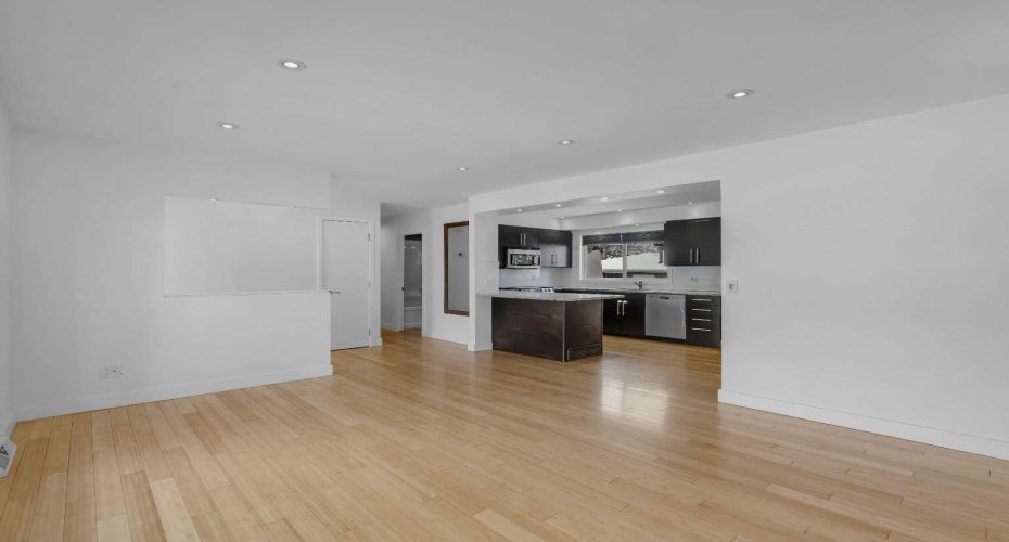 113 Langton Drive, Calgary, Alberta T3E 5G1, 4 Bedrooms Bedrooms, ,3 BathroomsBathrooms,Residential,For Sale,Langton,A2295562