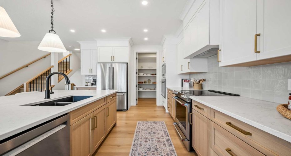 28 Sunvalley View, Cochrane, Alberta T4C 0X8, 4 Bedrooms Bedrooms, ,4 BathroomsBathrooms,Residential,For Sale,Sunvalley,A2295678