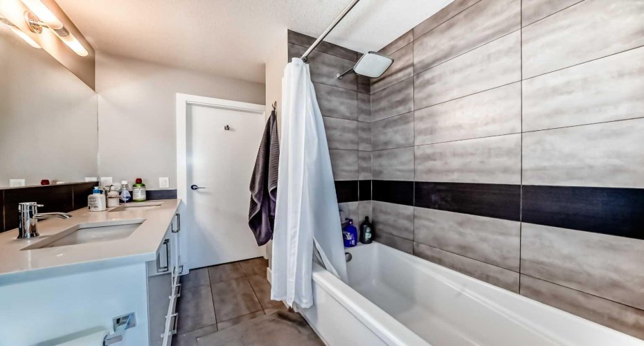 1521 26 Avenue, Calgary, Alberta T2T1C4, 2 Bedrooms Bedrooms, ,2 BathroomsBathrooms,Residential,For Sale,26,A2296679