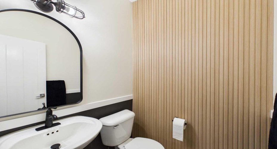 156 Rainbow Falls Heath, Chestermere, Alberta T1X0S7, 5 Bedrooms Bedrooms, ,4 BathroomsBathrooms,Residential,For Sale,Rainbow Falls,A2297410