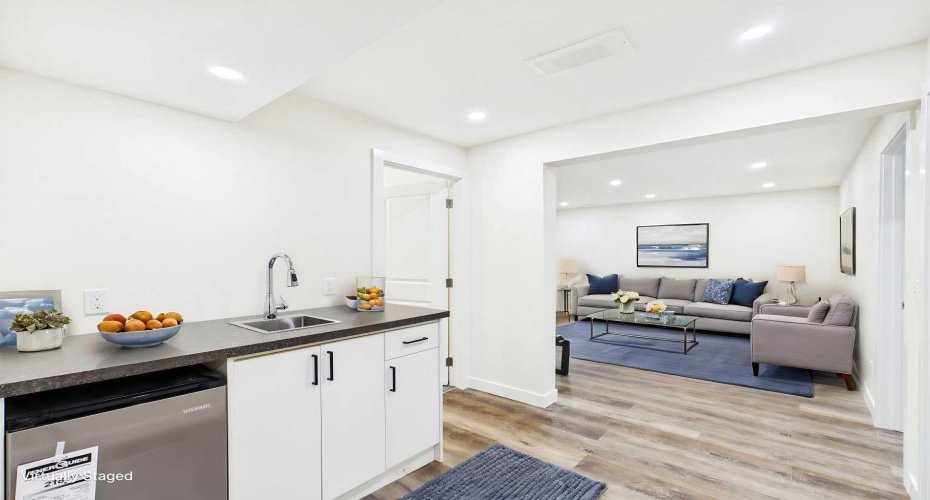 156 Rainbow Falls Heath, Chestermere, Alberta T1X0S7, 5 Bedrooms Bedrooms, ,4 BathroomsBathrooms,Residential,For Sale,Rainbow Falls,A2297410