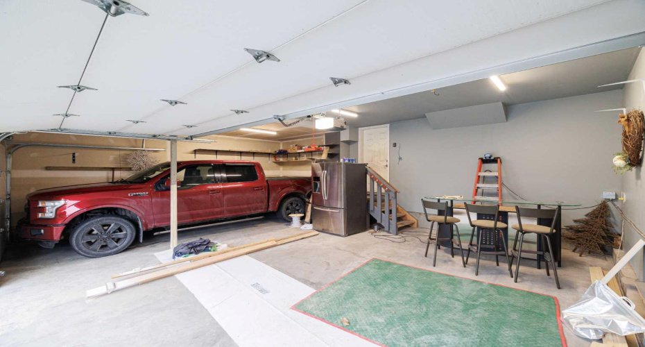 156 Rainbow Falls Heath, Chestermere, Alberta T1X0S7, 5 Bedrooms Bedrooms, ,4 BathroomsBathrooms,Residential,For Sale,Rainbow Falls,A2297410