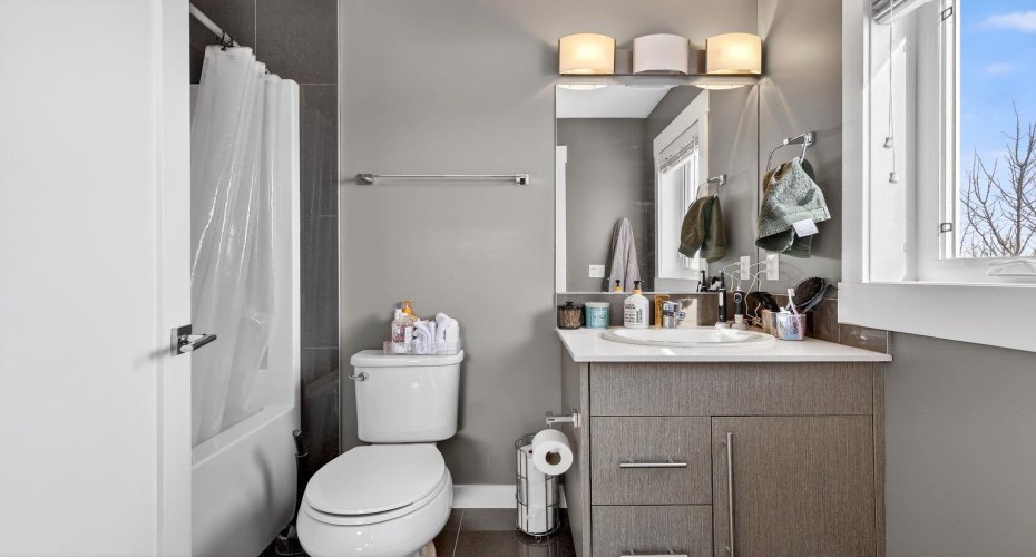 111 Rainbow Falls Gate, Chestermere, Alberta T1X 0Z5, 3 Bedrooms Bedrooms, ,3 BathroomsBathrooms,Residential,For Sale,Rainbow Falls,A2297614