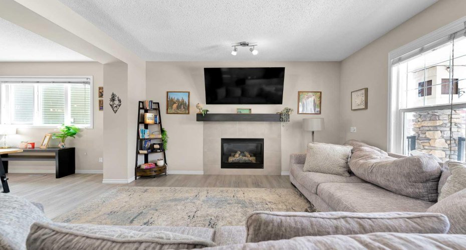 151 Heritage Drive, Cochrane, Alberta T4C0Y3, 5 Bedrooms Bedrooms, ,4 BathroomsBathrooms,Residential,For Sale,Heritage,A2298031