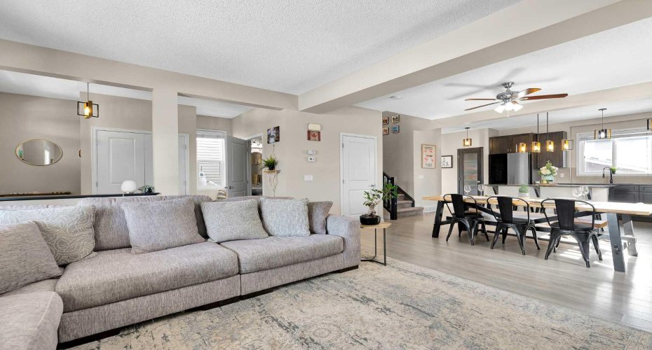 151 Heritage Drive, Cochrane, Alberta T4C0Y3, 5 Bedrooms Bedrooms, ,4 BathroomsBathrooms,Residential,For Sale,Heritage,A2298031