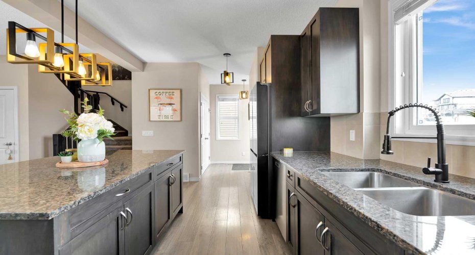 151 Heritage Drive, Cochrane, Alberta T4C0Y3, 5 Bedrooms Bedrooms, ,4 BathroomsBathrooms,Residential,For Sale,Heritage,A2298031