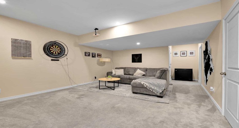 151 Heritage Drive, Cochrane, Alberta T4C0Y3, 5 Bedrooms Bedrooms, ,4 BathroomsBathrooms,Residential,For Sale,Heritage,A2298031