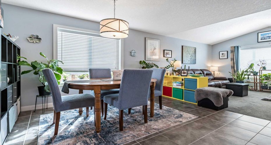 61 Drake Landing Loop, Okotoks, Alberta T1S 0N3, 4 Bedrooms Bedrooms, ,4 BathroomsBathrooms,Residential,For Sale,Drake Landing,A2298240