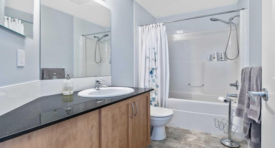 61 Drake Landing Loop, Okotoks, Alberta T1S 0N3, 4 Bedrooms Bedrooms, ,4 BathroomsBathrooms,Residential,For Sale,Drake Landing,A2298240