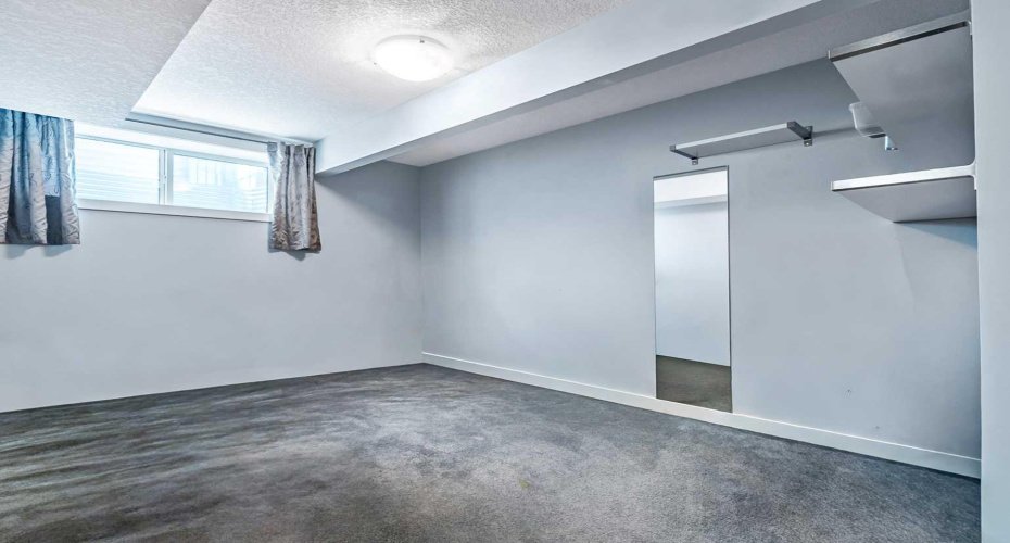 61 Drake Landing Loop, Okotoks, Alberta T1S 0N3, 4 Bedrooms Bedrooms, ,4 BathroomsBathrooms,Residential,For Sale,Drake Landing,A2298240