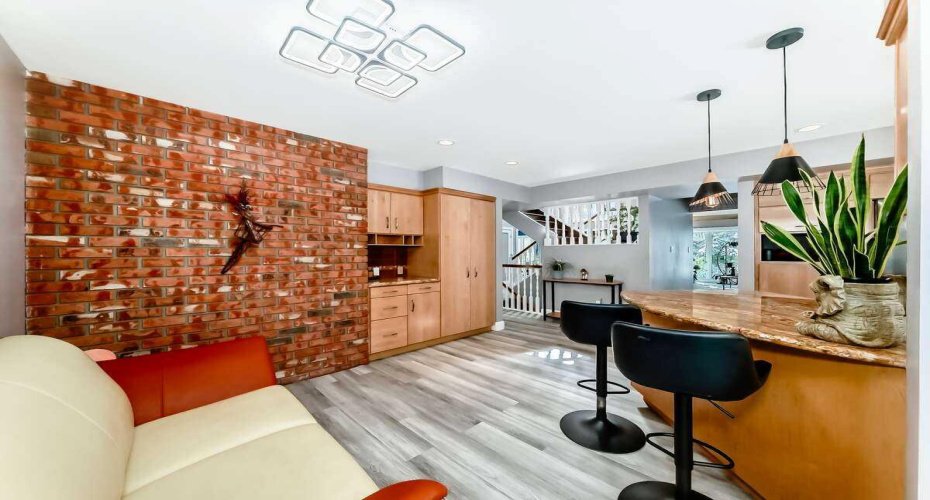 2002 Pump Hill Way, Calgary, Alberta T2V 4M4, 6 Bedrooms Bedrooms, ,4 BathroomsBathrooms,Residential,For Sale,Pump Hill,A2298256