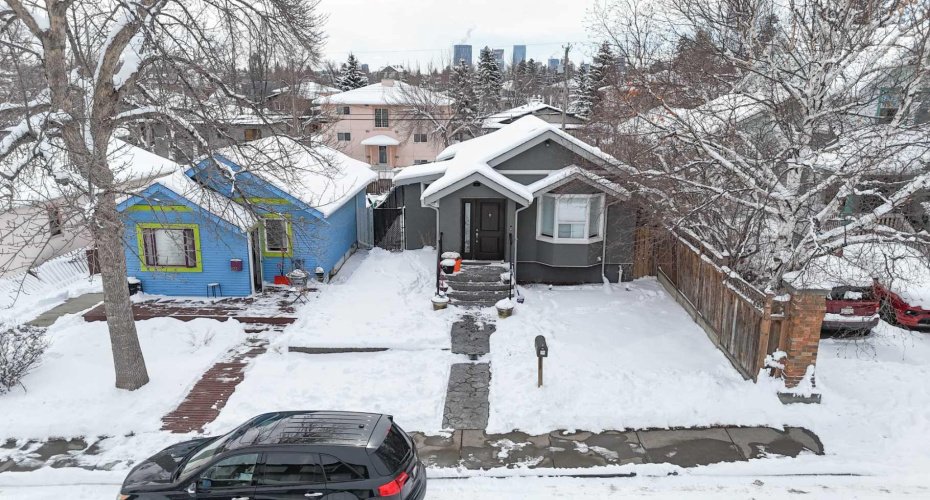 129 30 Avenue, Calgary, Alberta t2m2n1, 3 Bedrooms Bedrooms, ,2 BathroomsBathrooms,Residential,For Sale,30,A2287069