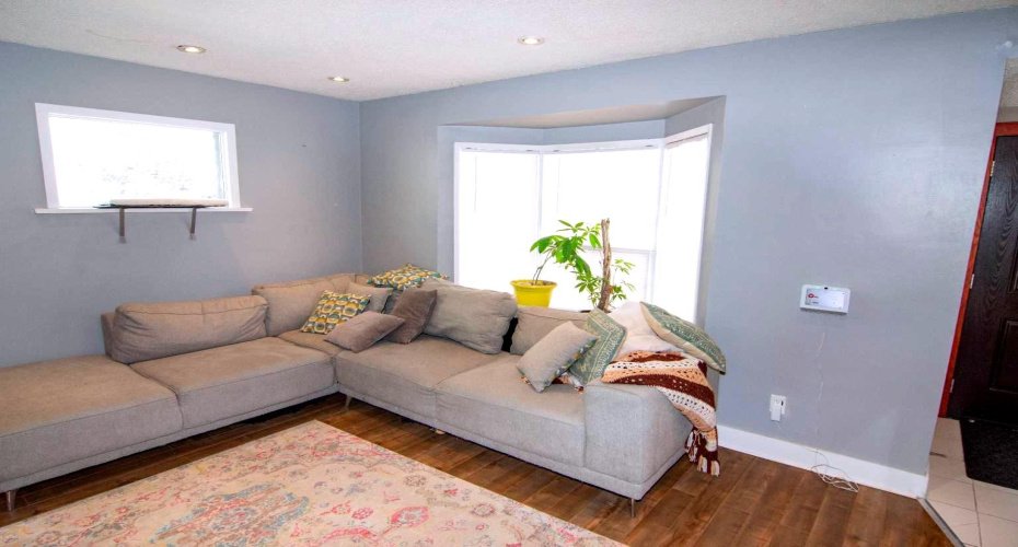 129 30 Avenue, Calgary, Alberta t2m2n1, 3 Bedrooms Bedrooms, ,2 BathroomsBathrooms,Residential,For Sale,30,A2287069