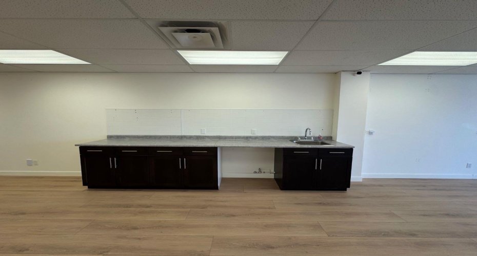 14 Crystalridge Drive, Okotoks, Alberta T1S 2C3, ,Commercial,For Lease,Crystalridge,A2298355