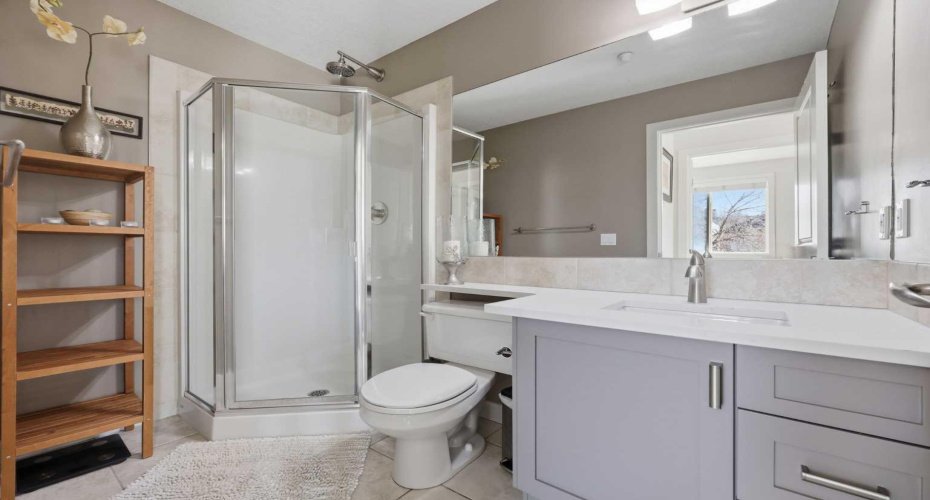 910 18 Avenue, Calgary, Alberta T2T 0H1, 2 Bedrooms Bedrooms, ,2 BathroomsBathrooms,Residential,For Sale,18,A2292351