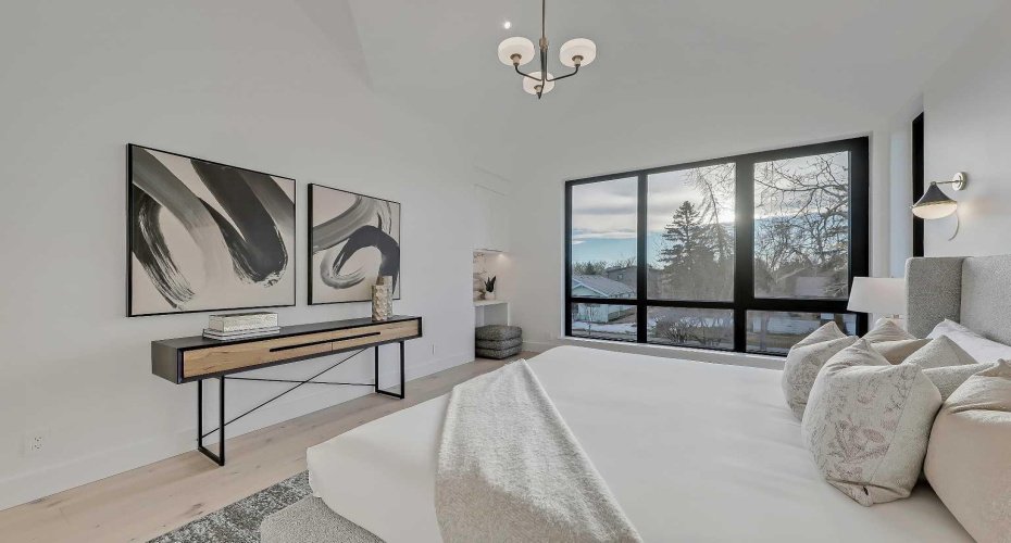 2008 8 Avenue, Calgary, Alberta T2G 0N7, 4 Bedrooms Bedrooms, ,5 BathroomsBathrooms,Residential,For Sale,8,A2297005