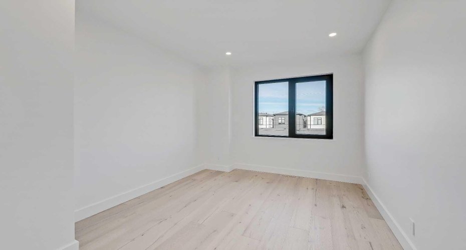 2008 8 Avenue, Calgary, Alberta T2G 0N7, 4 Bedrooms Bedrooms, ,5 BathroomsBathrooms,Residential,For Sale,8,A2297005