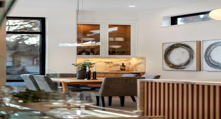 2008 8 Avenue, Calgary, Alberta T2G 0N7, 4 Bedrooms Bedrooms, ,5 BathroomsBathrooms,Residential,For Sale,8,A2297005