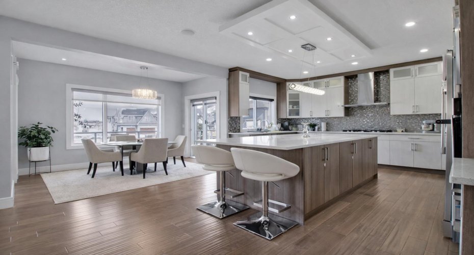 302 Kinniburgh Rd, Chestermere, Alberta T1X0Y6, 6 Bedrooms Bedrooms, ,5 BathroomsBathrooms,Residential,For Sale,Kinniburgh Rd,A2297073