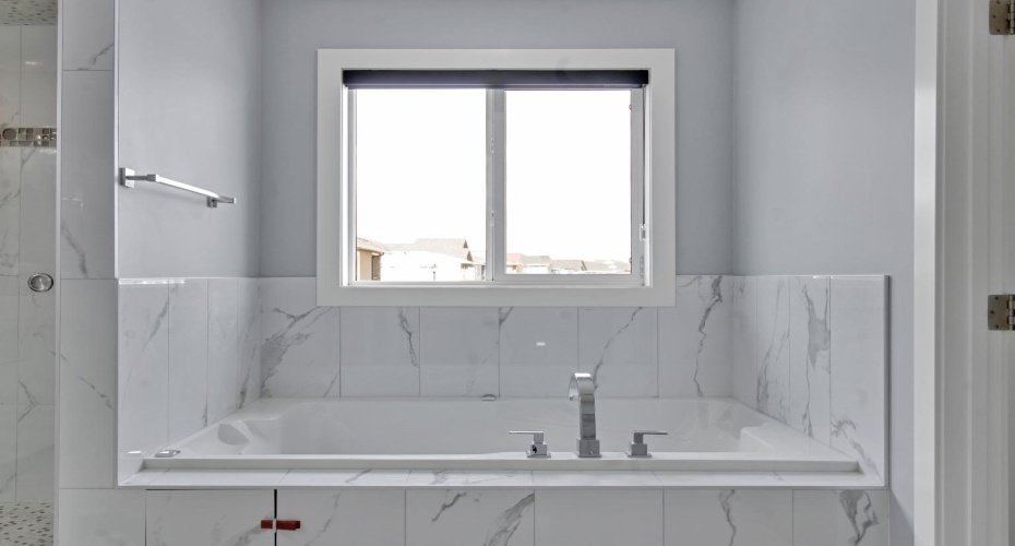 302 Kinniburgh Rd, Chestermere, Alberta T1X0Y6, 6 Bedrooms Bedrooms, ,5 BathroomsBathrooms,Residential,For Sale,Kinniburgh Rd,A2297073