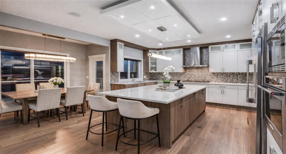 302 Kinniburgh Rd, Chestermere, Alberta T1X0Y6, 6 Bedrooms Bedrooms, ,5 BathroomsBathrooms,Residential,For Sale,Kinniburgh Rd,A2297073