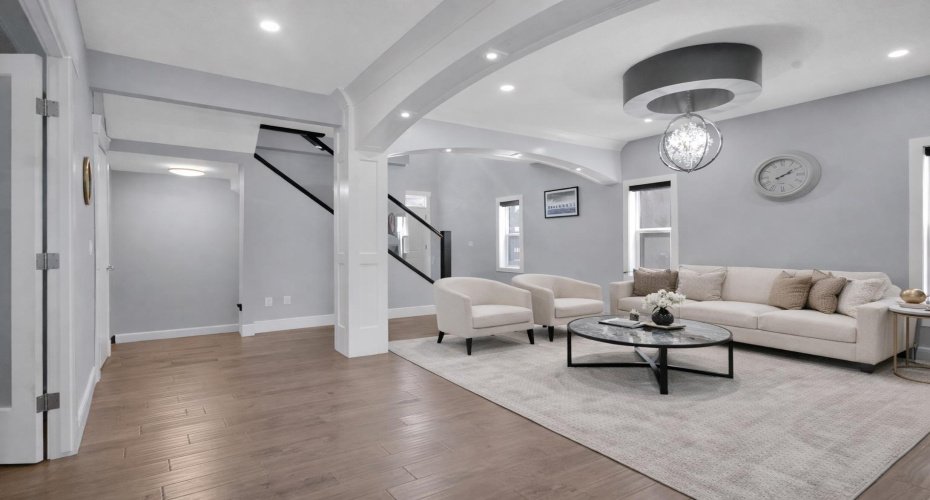 302 Kinniburgh Rd, Chestermere, Alberta T1X0Y6, 6 Bedrooms Bedrooms, ,5 BathroomsBathrooms,Residential,For Sale,Kinniburgh Rd,A2297073