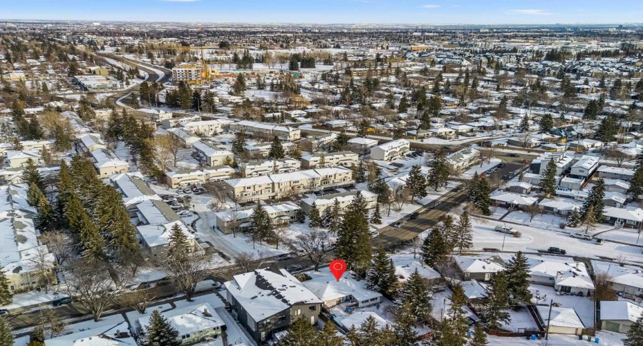 3131 33 Street, Calgary, Alberta T3E 2V1, 5 Bedrooms Bedrooms, ,2 BathroomsBathrooms,Residential,For Sale,33,A2293888