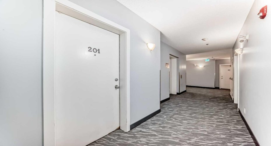 1000 15 Avenue, Calgary, Alberta T2R 0S6, 1 Bedroom Bedrooms, ,1 BathroomBathrooms,Residential,For Sale,15,A2297520