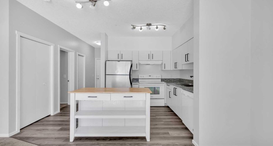 4641 128 Avenue, Calgary, Alberta T3N 1T3, 2 Bedrooms Bedrooms, ,1 BathroomBathrooms,Residential,For Sale,128,A2297774