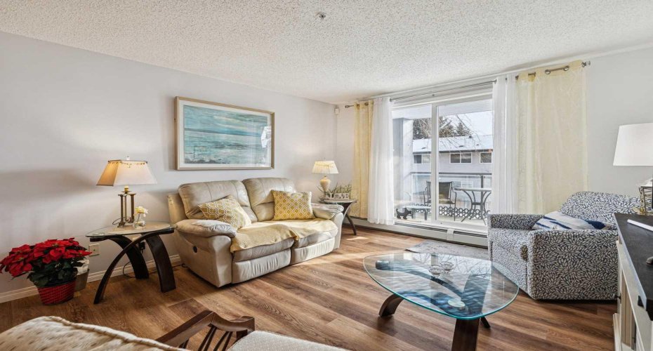 2022 Canyon Meadows Drive, Calgary, Alberta T2J 7H1, 2 Bedrooms Bedrooms, ,2 BathroomsBathrooms,Residential,For Sale,Canyon Meadows,A2298317