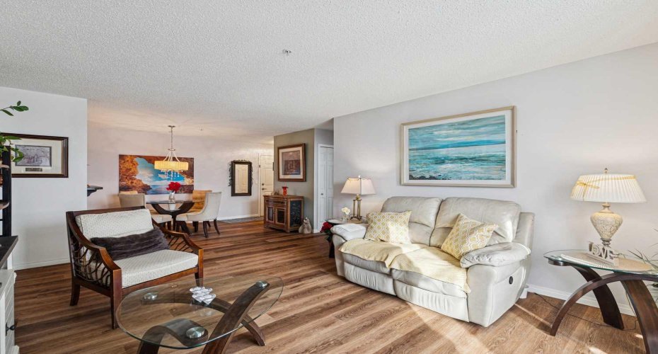 2022 Canyon Meadows Drive, Calgary, Alberta T2J 7H1, 2 Bedrooms Bedrooms, ,2 BathroomsBathrooms,Residential,For Sale,Canyon Meadows,A2298317