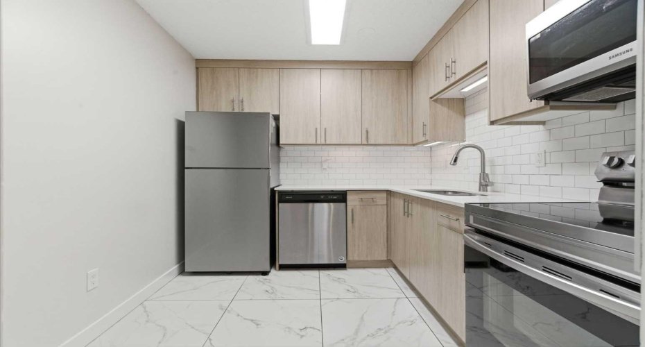 315 Southampton Drive, Calgary, Alberta T2W 2T6, 2 Bedrooms Bedrooms, ,1 BathroomBathrooms,Residential,For Sale,Southampton,A2287339