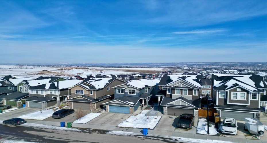 301 Crestmont Drive, Calgary, Alberta T3B6G9, 3 Bedrooms Bedrooms, ,3 BathroomsBathrooms,Residential,For Sale,Crestmont,A2298416