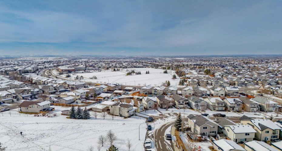 138 Cranberry Place, Calgary, Alberta T3M 0G9, 3 Bedrooms Bedrooms, ,4 BathroomsBathrooms,Residential,For Sale,Cranberry,A2298437