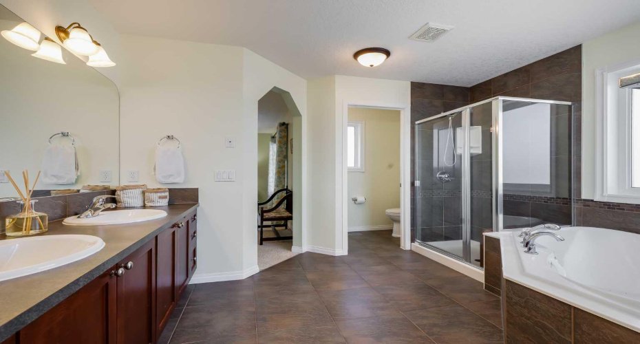 78 Evercreek Bluffs Road, Calgary, Alberta T2Y 4P2, 4 Bedrooms Bedrooms, ,4 BathroomsBathrooms,Residential,For Sale,Evercreek Bluffs,A2291591