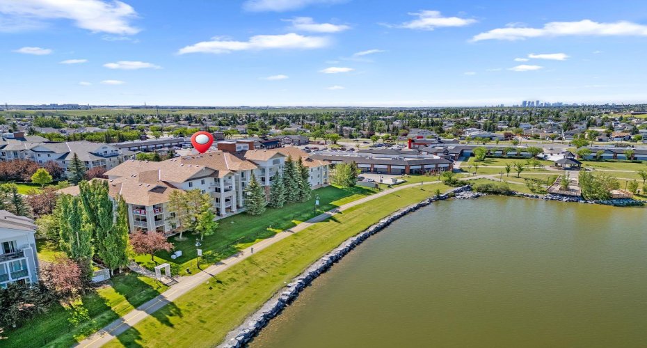 16 Country Village Bay, Calgary, Alberta T3K 5Y9, 1 Bedroom Bedrooms, ,1 BathroomBathrooms,Residential,For Sale,Country Village,A2298447