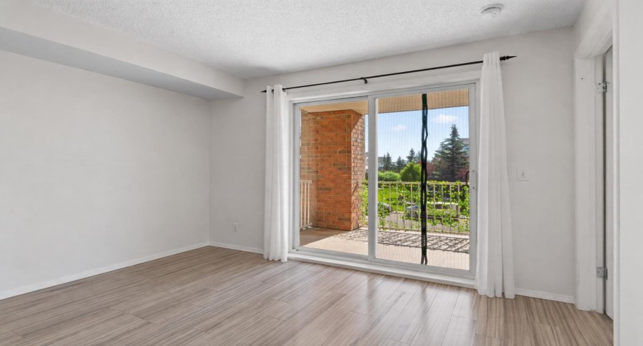 16 Country Village Bay, Calgary, Alberta T3K 5Y9, 1 Bedroom Bedrooms, ,1 BathroomBathrooms,Residential,For Sale,Country Village,A2298447