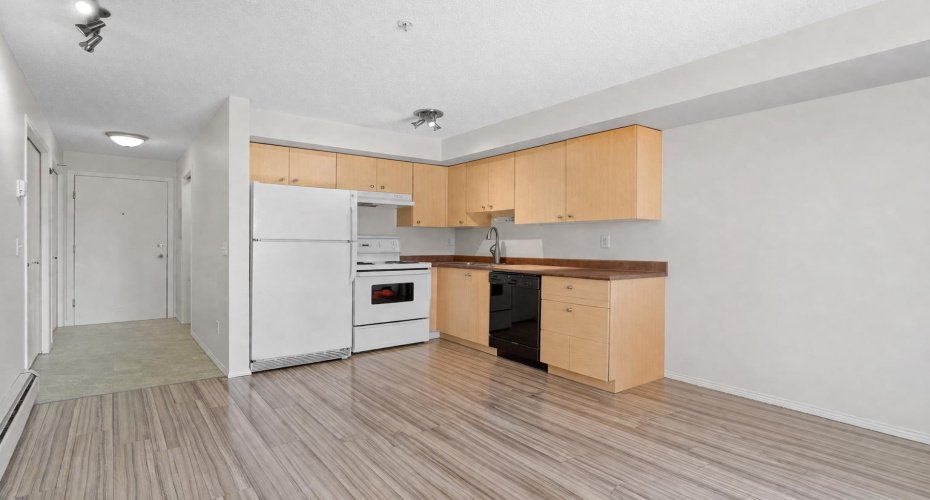 16 Country Village Bay, Calgary, Alberta T3K 5Y9, 1 Bedroom Bedrooms, ,1 BathroomBathrooms,Residential,For Sale,Country Village,A2298447