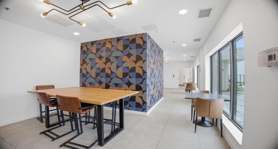 123 4 Street, Calgary, Alberta T2E 8K3, 1 Bedroom Bedrooms, ,1 BathroomBathrooms,Residential,For Sale,4,A2292234