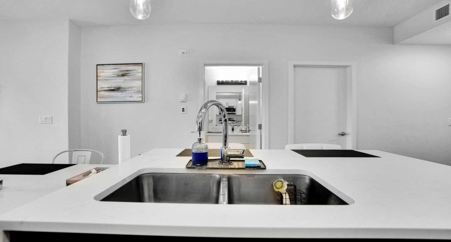 550 Belmont Street, Calgary, Alberta T2X 5Y9, 2 Bedrooms Bedrooms, ,2 BathroomsBathrooms,Residential,For Sale,Belmont,A2292339