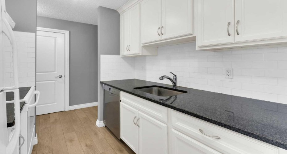 1602 11 Avenue, Calgary, Alberta T3C 0N2, 2 Bedrooms Bedrooms, ,1 BathroomBathrooms,Residential,For Sale,11,A2298083