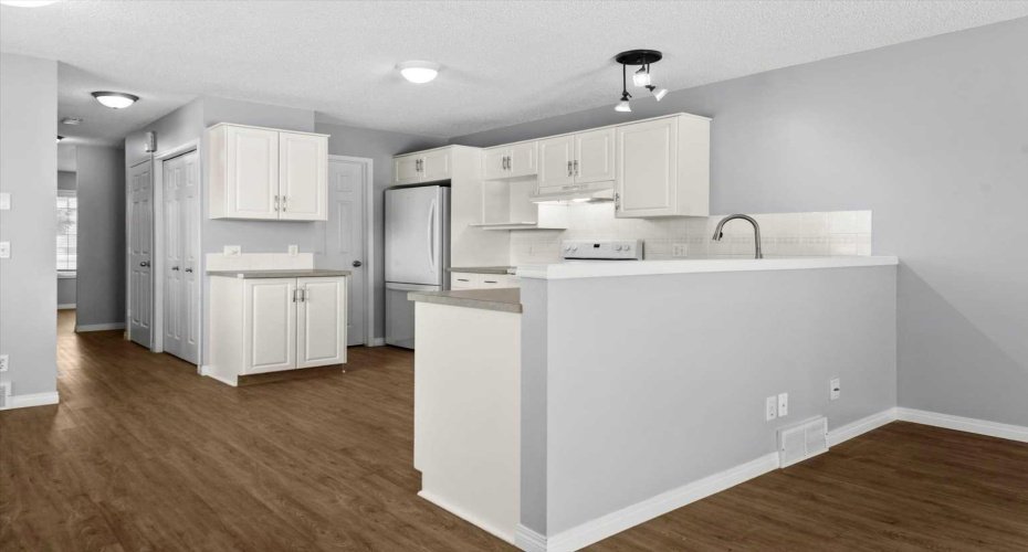 3101 39 Street, Calgary, Alberta T3E 3G9, 3 Bedrooms Bedrooms, ,3 BathroomsBathrooms,Residential,For Sale,39,A2298201
