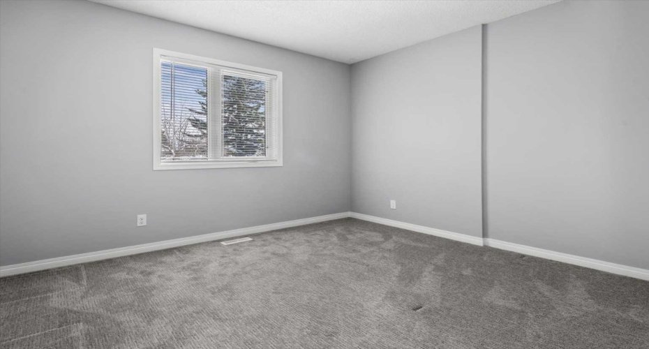 3101 39 Street, Calgary, Alberta T3E 3G9, 3 Bedrooms Bedrooms, ,3 BathroomsBathrooms,Residential,For Sale,39,A2298201