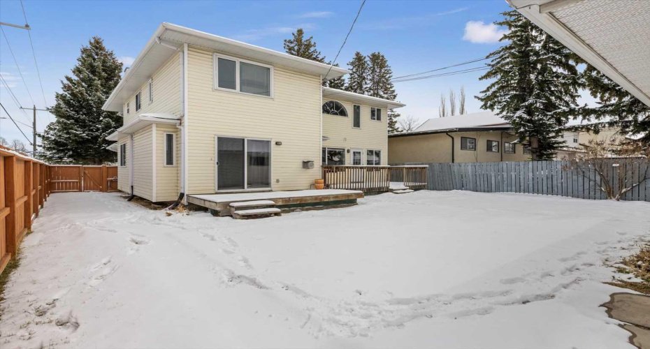3101 39 Street, Calgary, Alberta T3E 3G9, 3 Bedrooms Bedrooms, ,3 BathroomsBathrooms,Residential,For Sale,39,A2298201