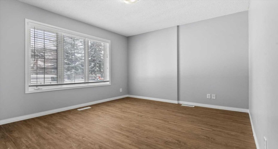 3101 39 Street, Calgary, Alberta T3E 3G9, 3 Bedrooms Bedrooms, ,3 BathroomsBathrooms,Residential,For Sale,39,A2298201