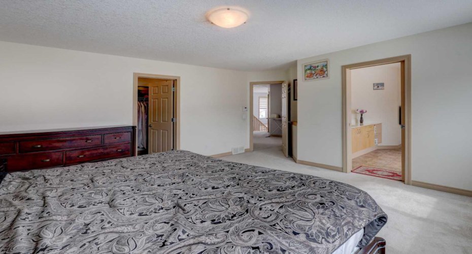 115 Rockledge Terrace, Calgary, Alberta T3G5R9, 4 Bedrooms Bedrooms, ,4 BathroomsBathrooms,Residential,For Sale,Rockledge,A2298516