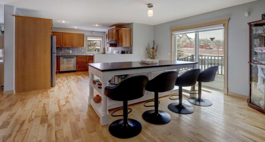 115 Rockledge Terrace, Calgary, Alberta T3G5R9, 4 Bedrooms Bedrooms, ,4 BathroomsBathrooms,Residential,For Sale,Rockledge,A2298516