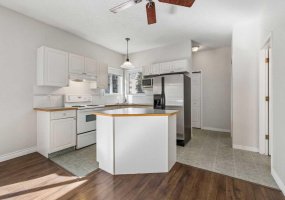 622 56 Avenue, Calgary, Alberta T2V 0G8, 2 Bedrooms Bedrooms, ,2 BathroomsBathrooms,Residential,For Sale,56,A2298537