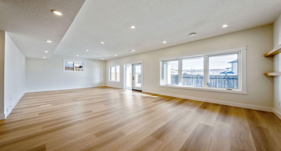 68 Sunvalley Way, Cochrane, Alberta T4C 0X8, 5 Bedrooms Bedrooms, ,4 BathroomsBathrooms,Residential,For Sale,Sunvalley,A2298599