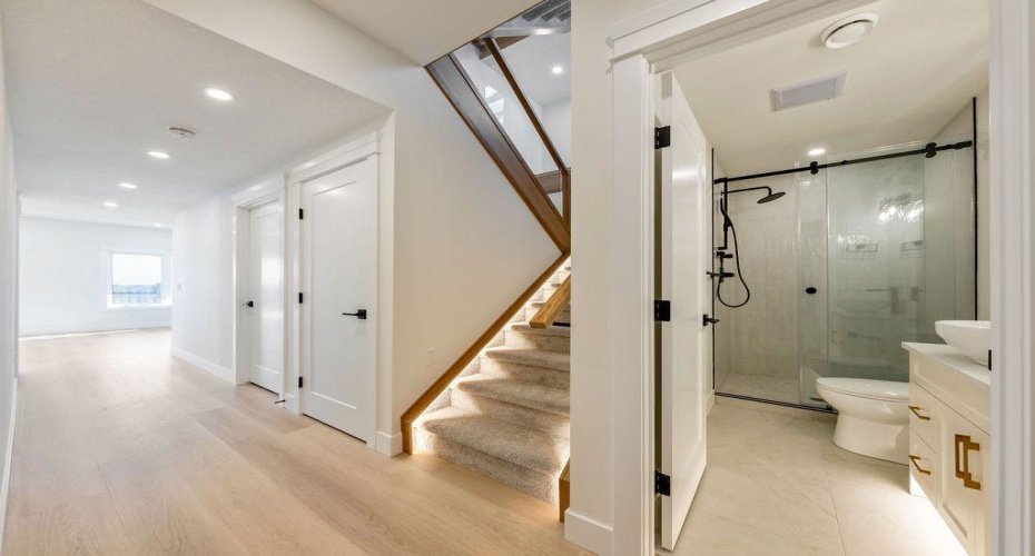 Sensored stair lighting